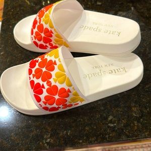 kate spade ♠️ pool slides NWOT 6B